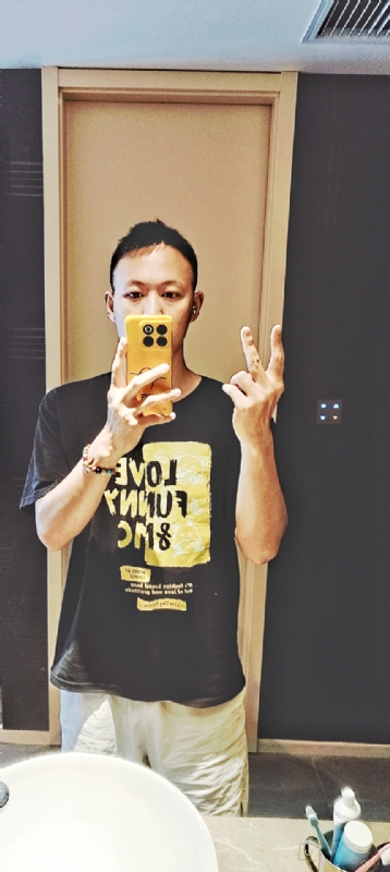 涵涵在的第一张照片--西昌认干亲服务网